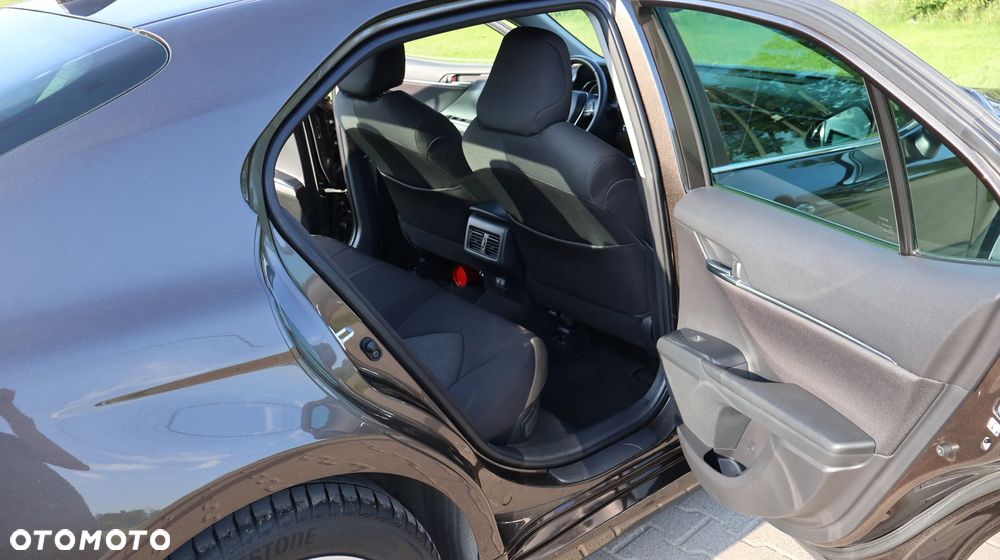 Toyota Camry - 11