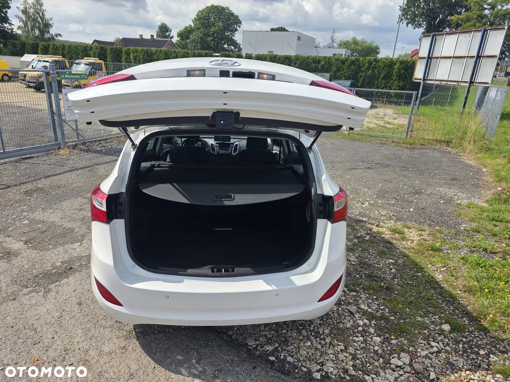 Hyundai i30 i30cw 1.4 Trend - 22