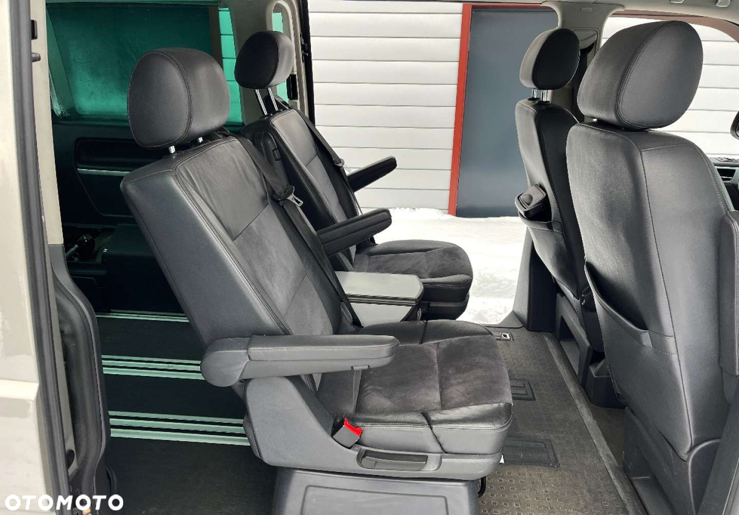 Volkswagen Multivan - 18