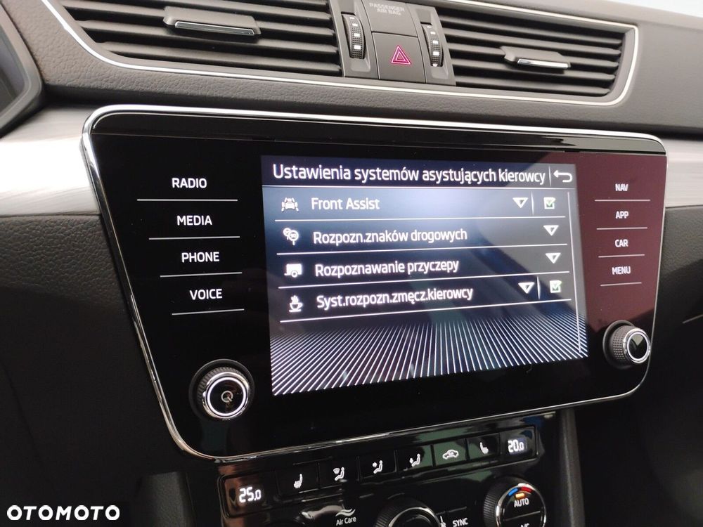 Skoda Superb 2.0 TDI SCR 4x4 Ambition DSG - 26