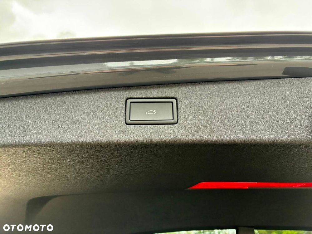 Volkswagen Tiguan - 32