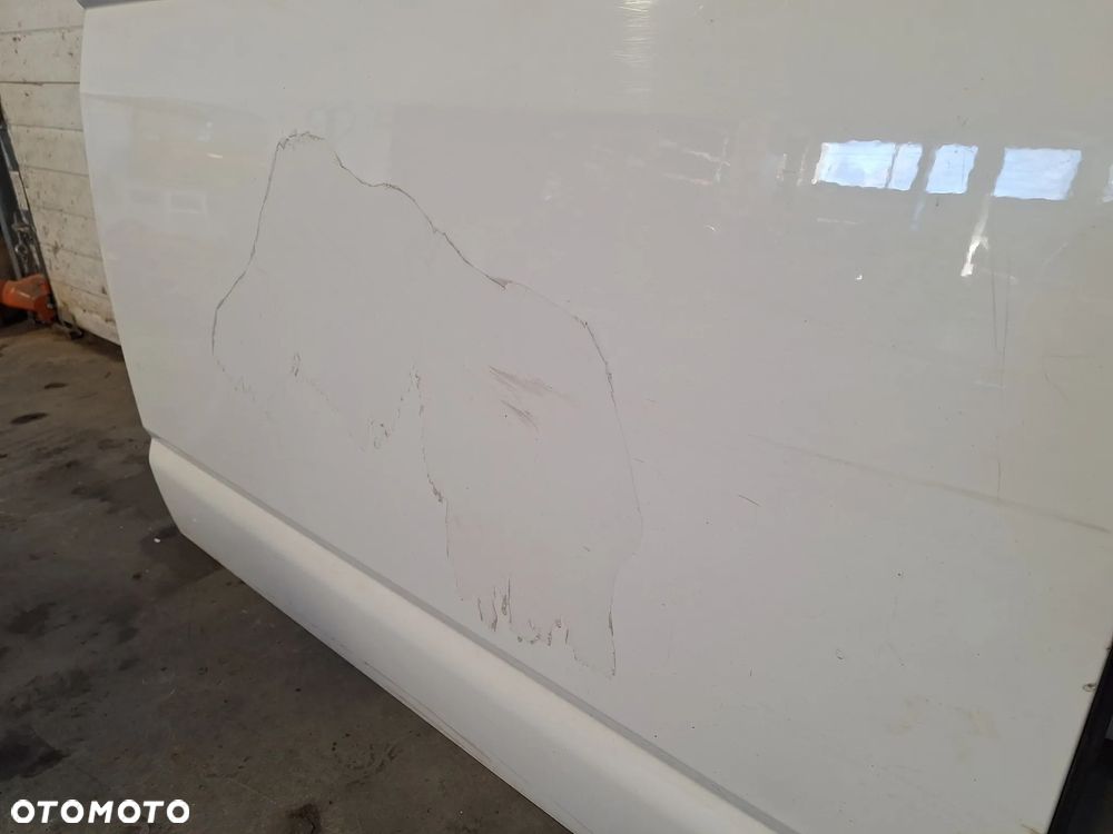 VW T5, T6 DRZWI BOCZNE PRAWE PRZESUWNE Z SZYBĄ - 2