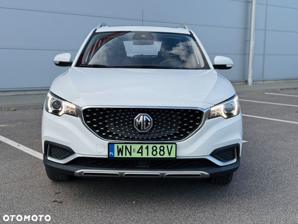 MG ZS EV Luxury - 2