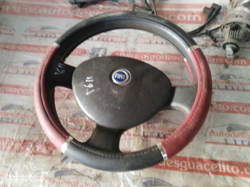 VOLANTE FIAT II PUNTO 188 BERLINA - 1