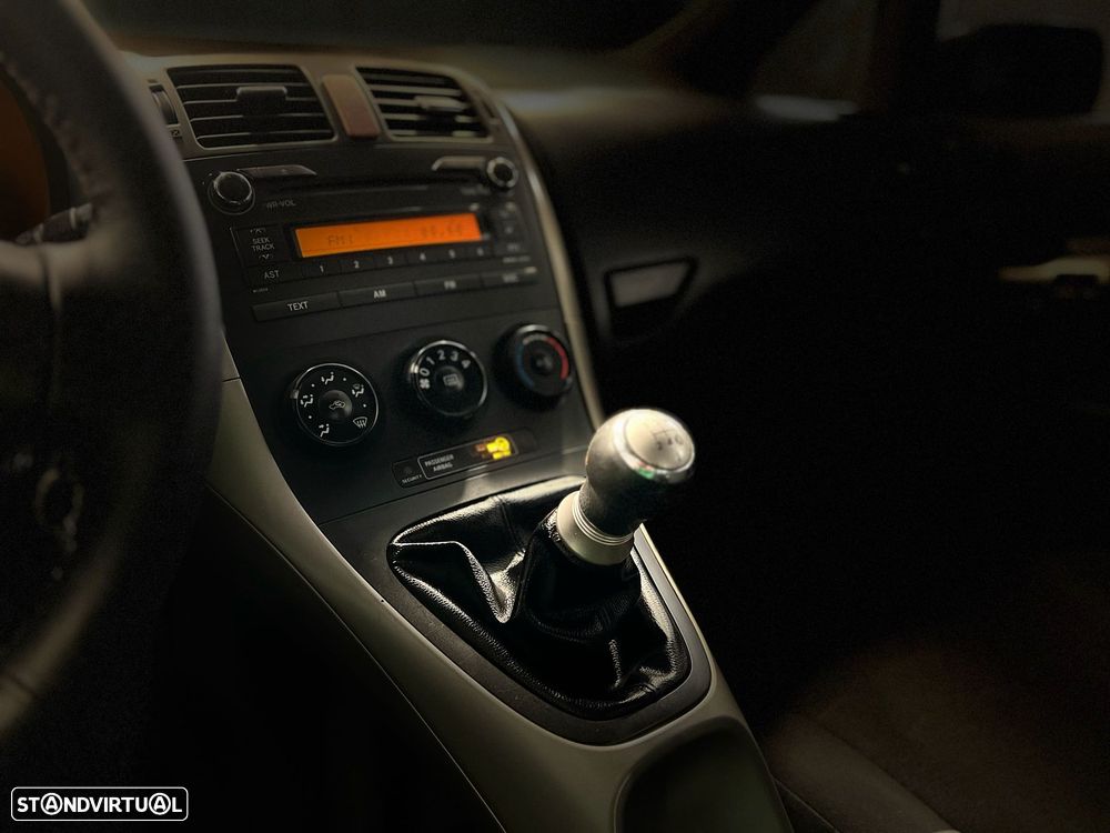 Toyota Auris 1.4 D-4D Sol - 13