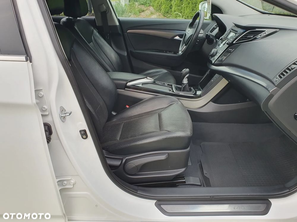 Hyundai i40 Kombi blue 1.6 Trend - 15