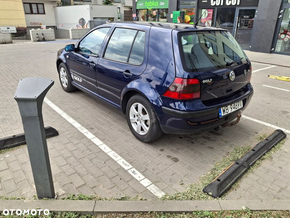 Volkswagen Golf - 4