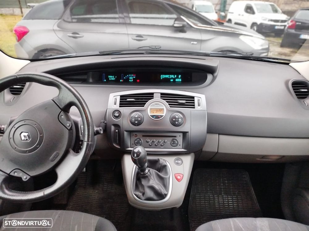 Renault Scénic 2.0 16V Avantage - 10