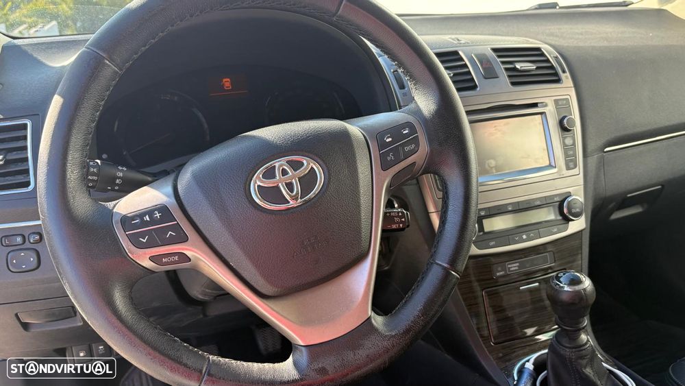 Toyota Avensis SW 2.0 D-4D Luxury+GPS - 6