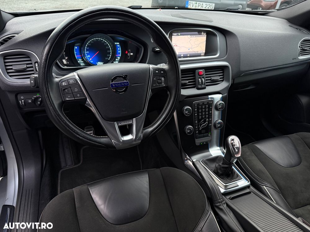 Volvo V40 D2 R Design - 14