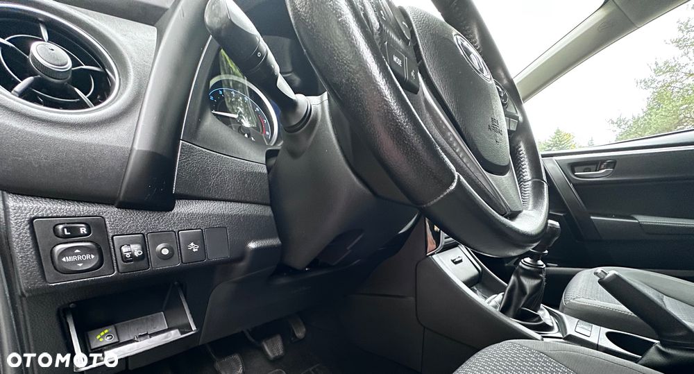 Toyota Corolla 1.6 Comfort - 26