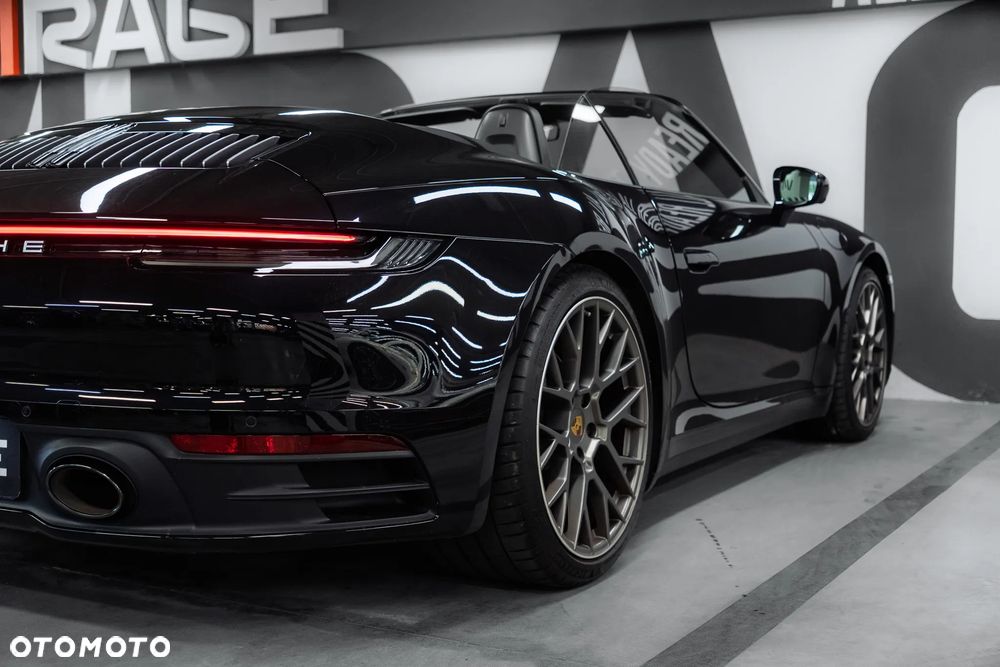 Porsche 911 Carrera 4S - 16