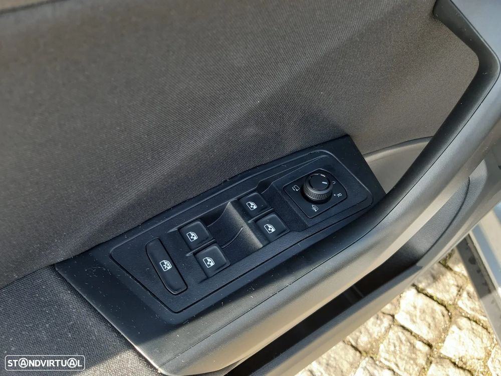 VW T-Roc 1.5 TSI Urban DSG - 16