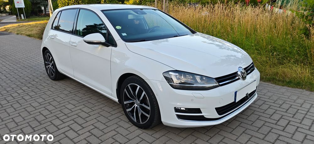Volkswagen Golf - 1