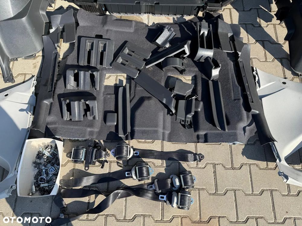 TOYOTA VERSO LIFT 13-18 FOTELE 2 3 RZĄD PASY PLASTIKI PRZEKŁADKA VANA - 9