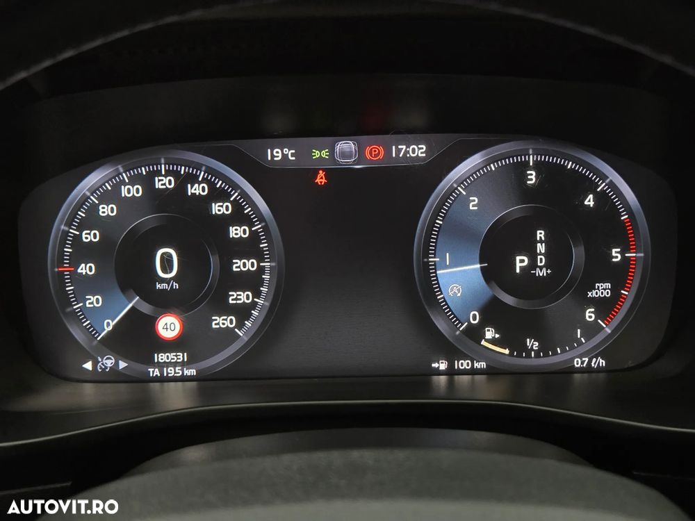 Volvo XC 40 D4 AWD Geartronic Inscription - 9