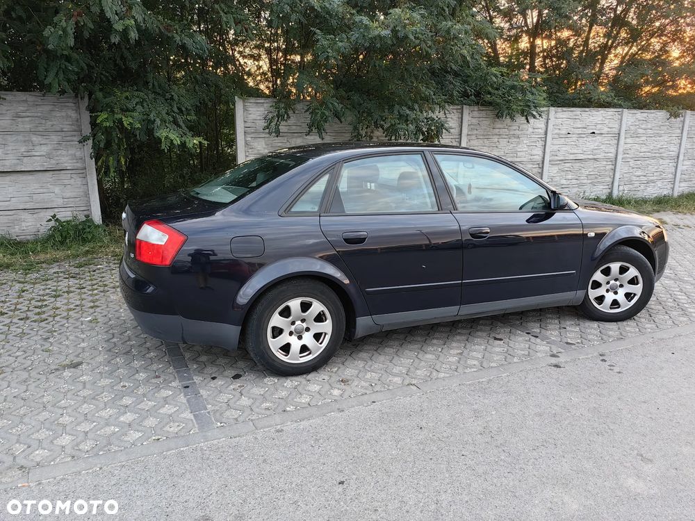 Audi A4 Limousine - 9