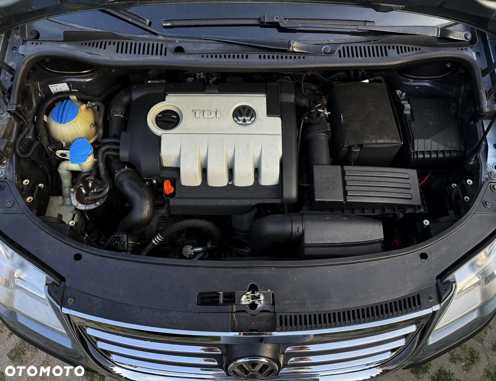 Volkswagen Touran 1.9 TDI Conceptline - 32