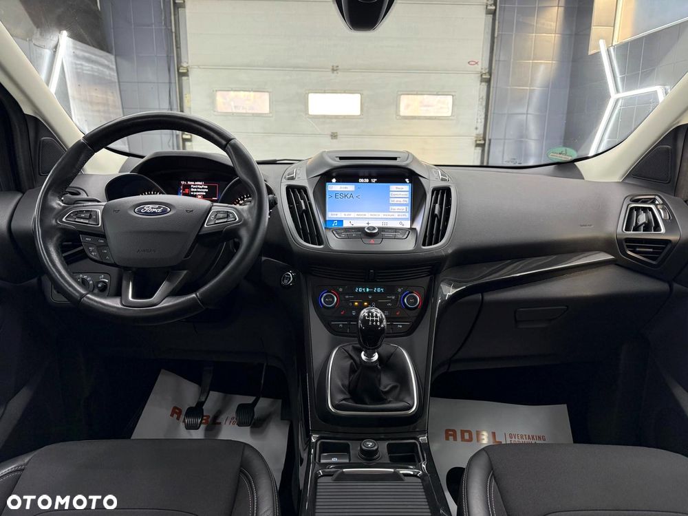 Ford Kuga 1.5 EcoBoost 2x4 Titanium - 13