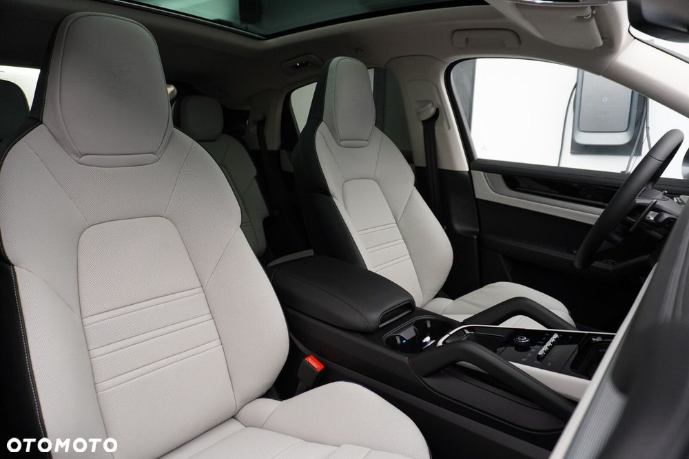 Porsche Cayenne - 29