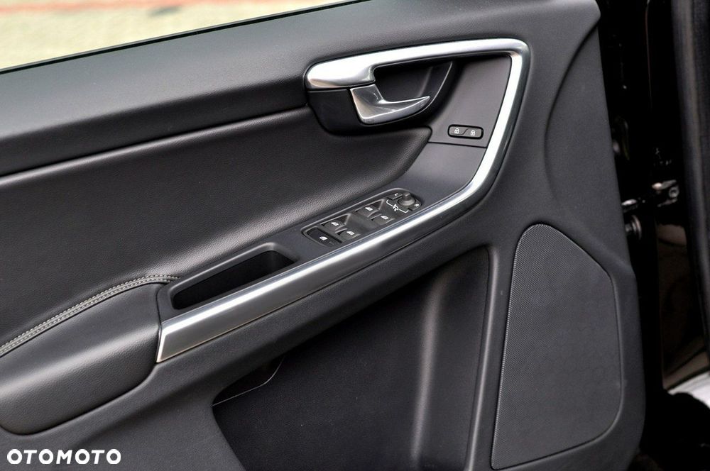 Volvo XC 60 D3 Momentum - 12