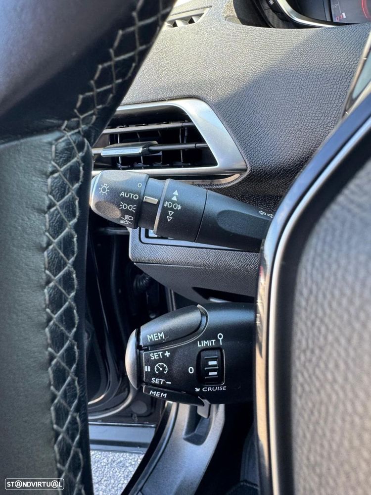 Peugeot 5008 1.5 BlueHDi Allure - 22