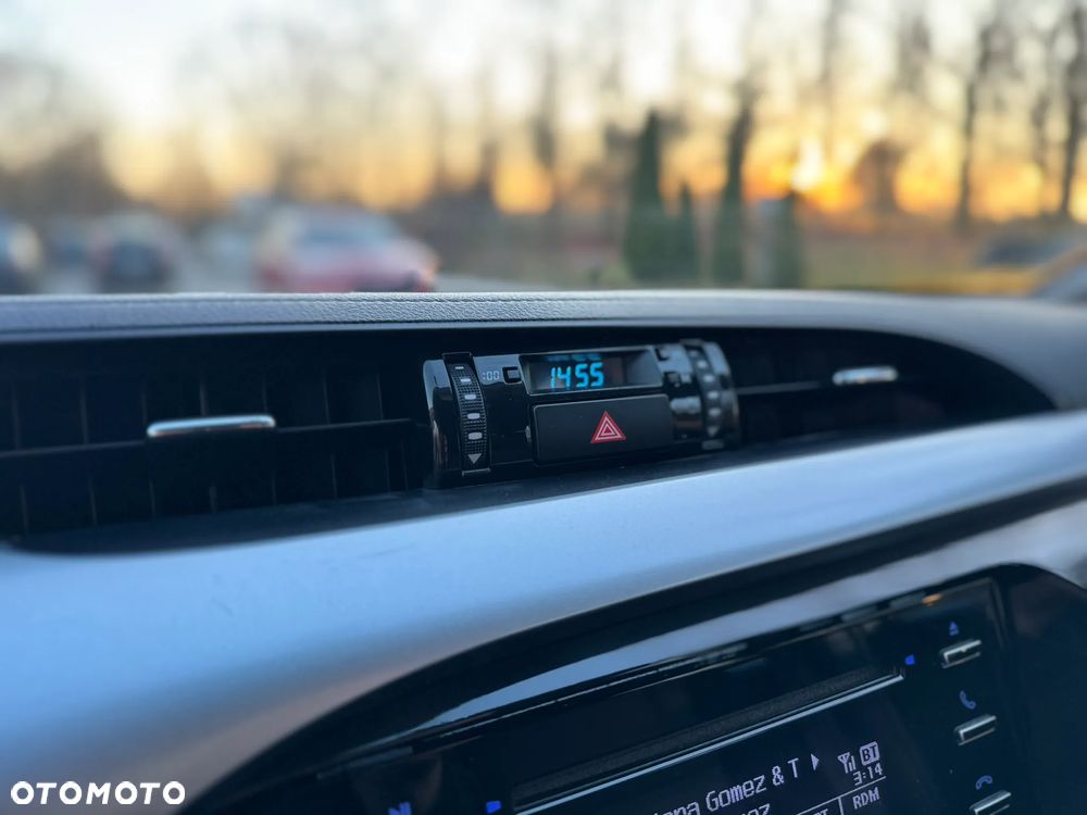 Toyota Hilux 2.4 D-4D Double Cab DLX 4x4 - 17