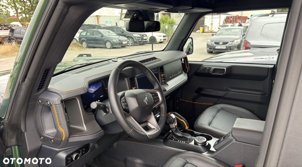 Ford Bronco - 6