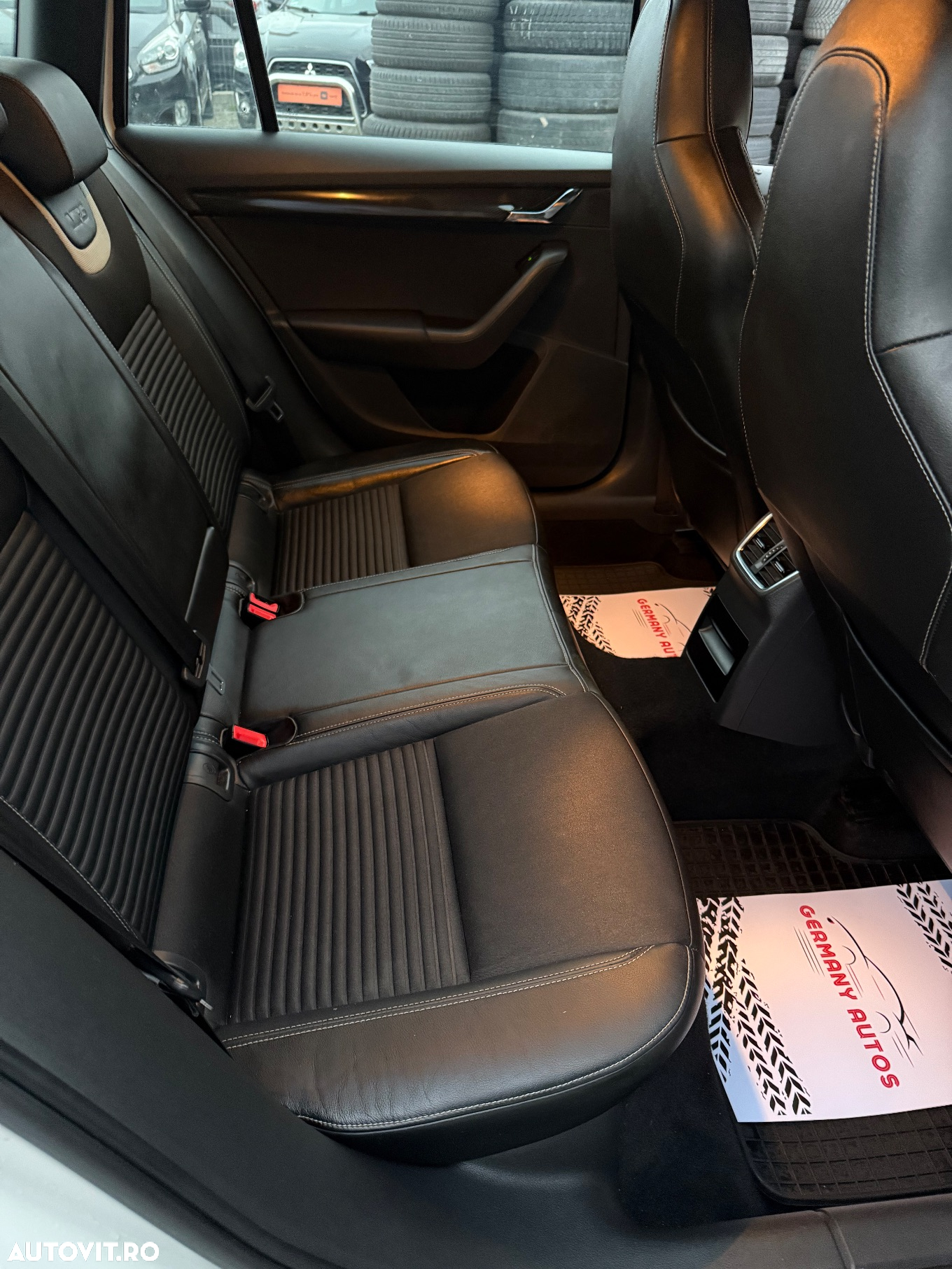 Skoda Octavia 2.0 TDI DSG RS - 8