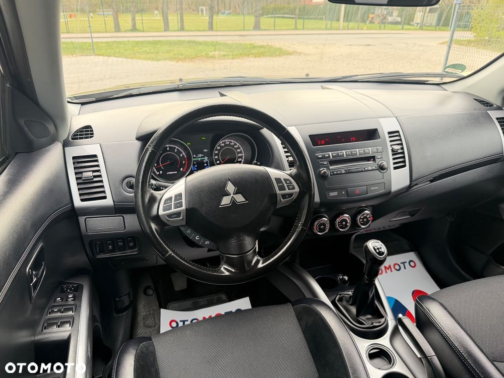 Mitsubishi Outlander 2.0 2WD Active - 32