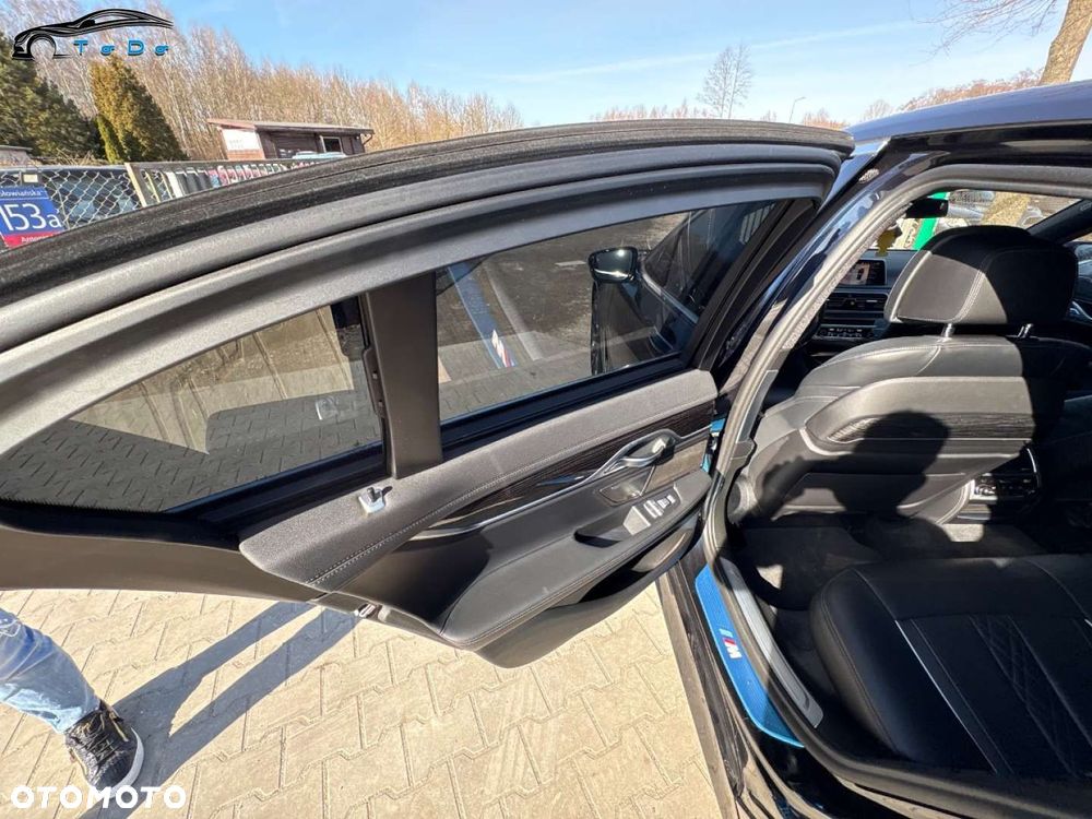 BMW Seria 7 750i xDrive sport - 29