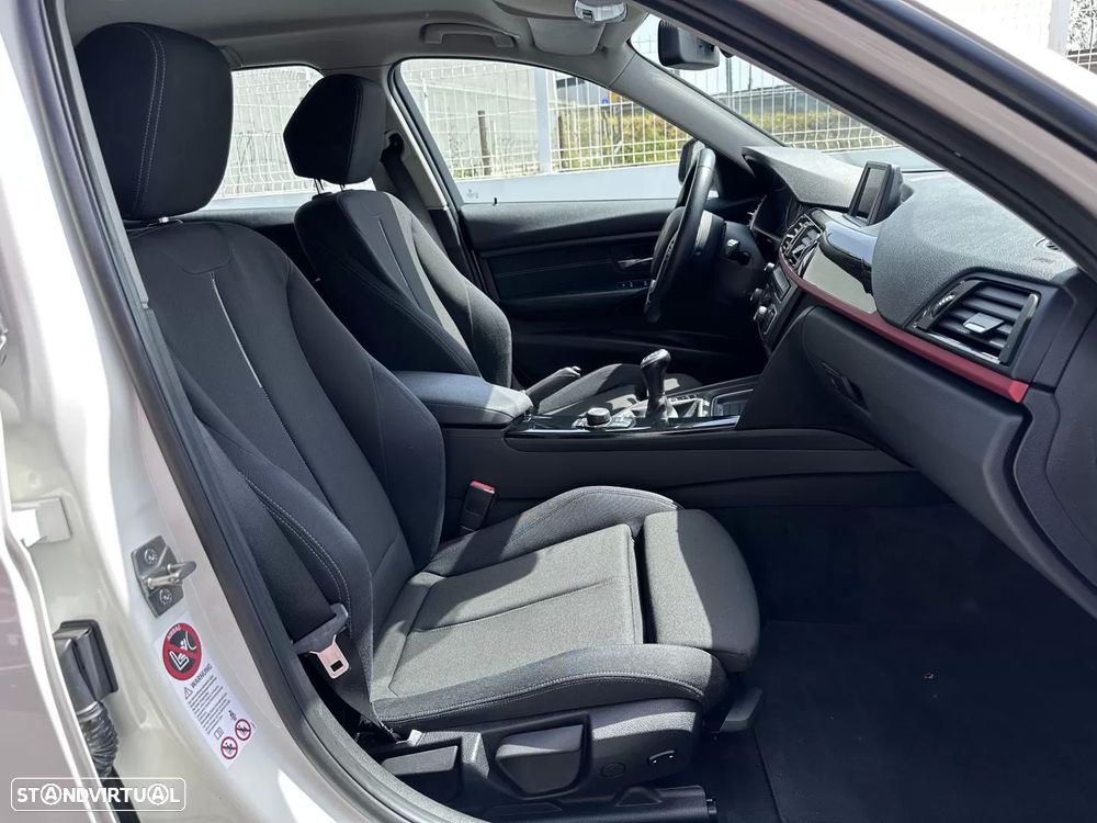 BMW 318 d Sport Line - 48