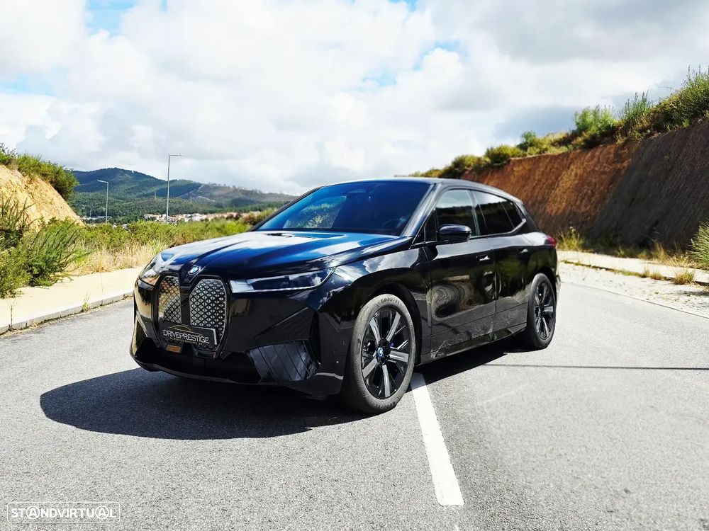 BMW iX xDrive 40 Pack Desportivo - 1