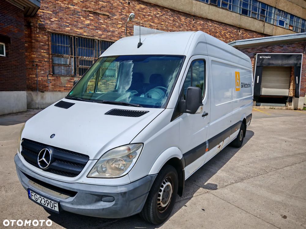 Mercedes-Benz 313