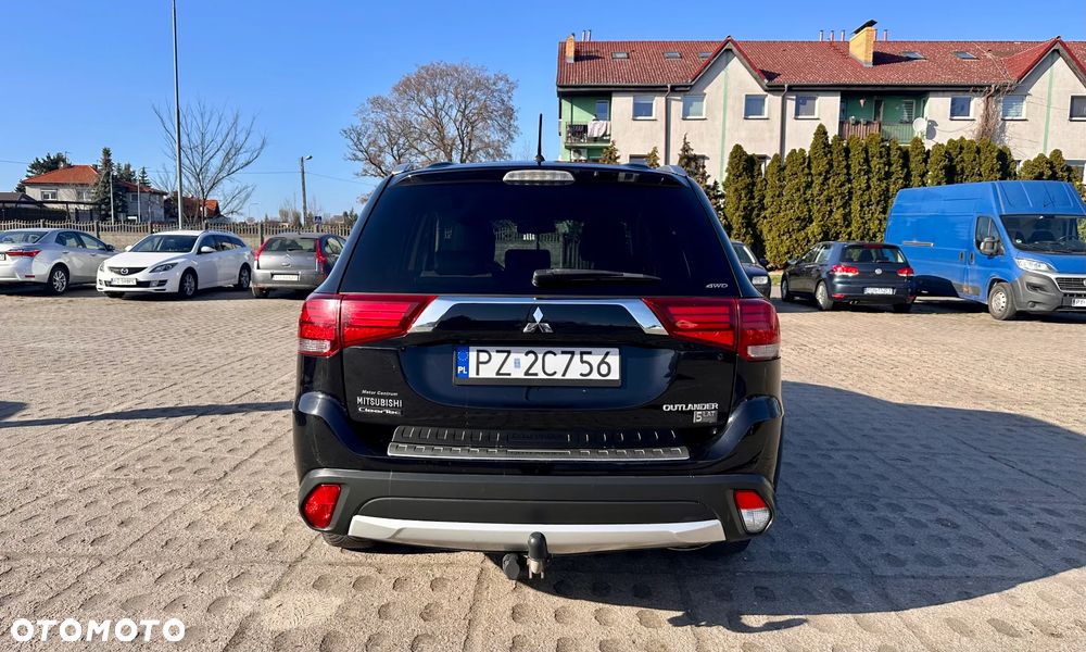 Mitsubishi Outlander - 3