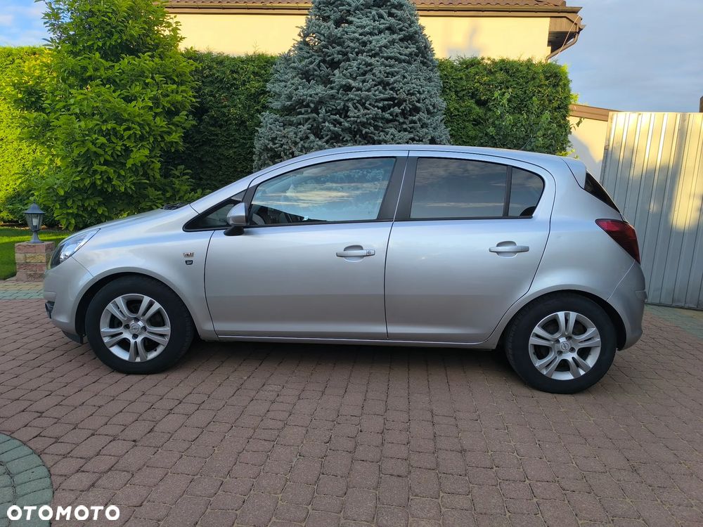 Opel Corsa 1.4 16V Edition 111 Jahre - 3