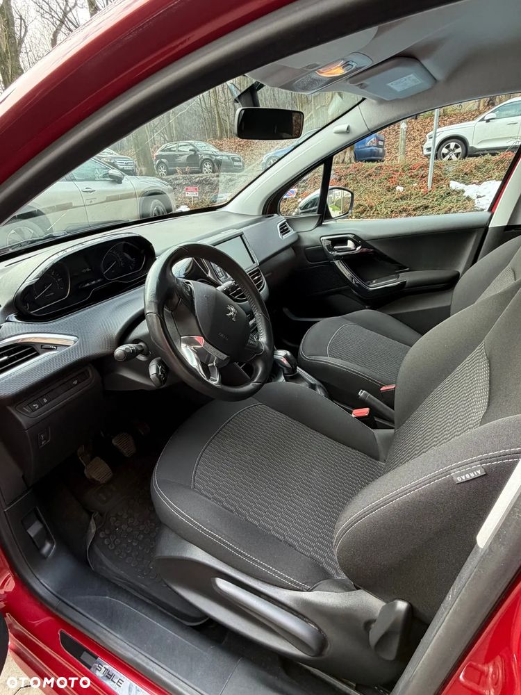 Peugeot 208 1.2 PureTech Style - 7