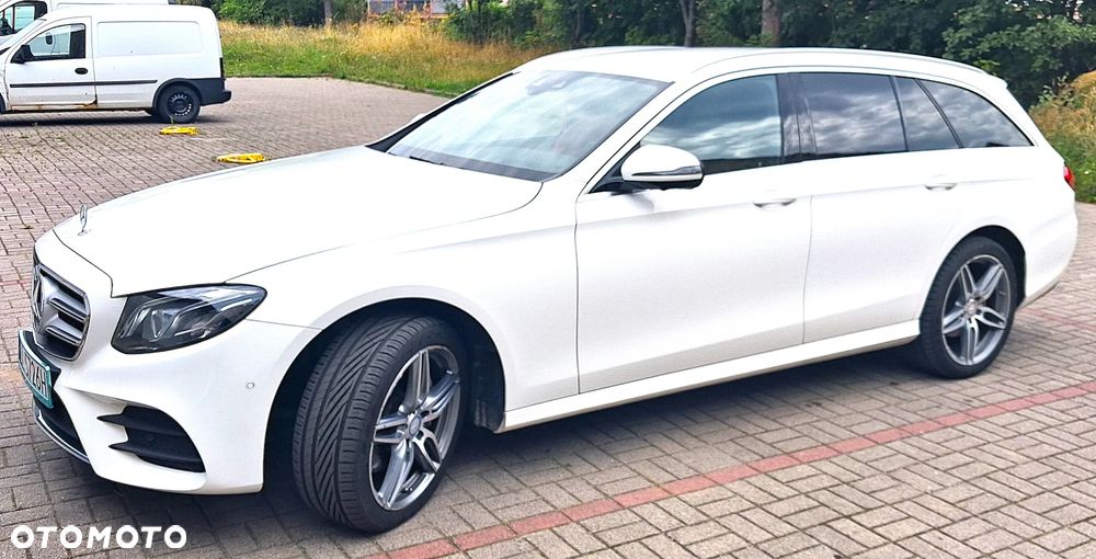 Mercedes-Benz Klasa E 220 d T 9G-TRONIC AMG Line - 2