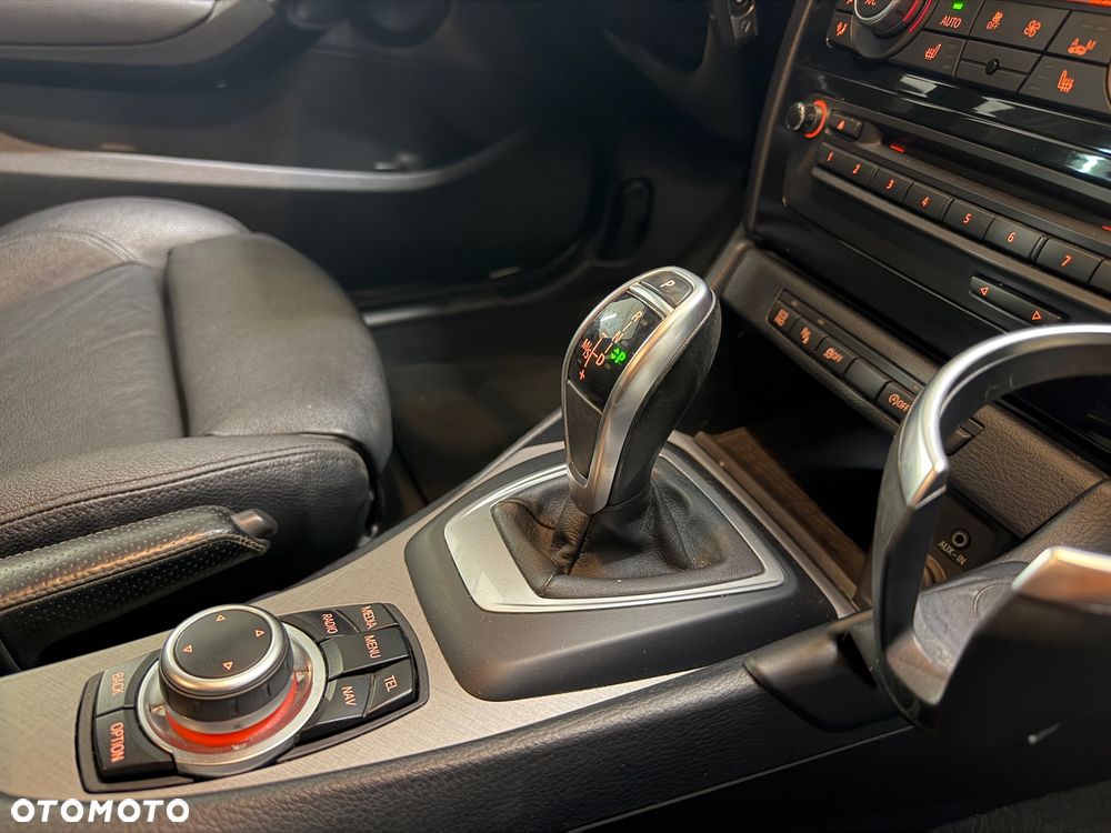 BMW X1 sDrive20d Sport Line - 4