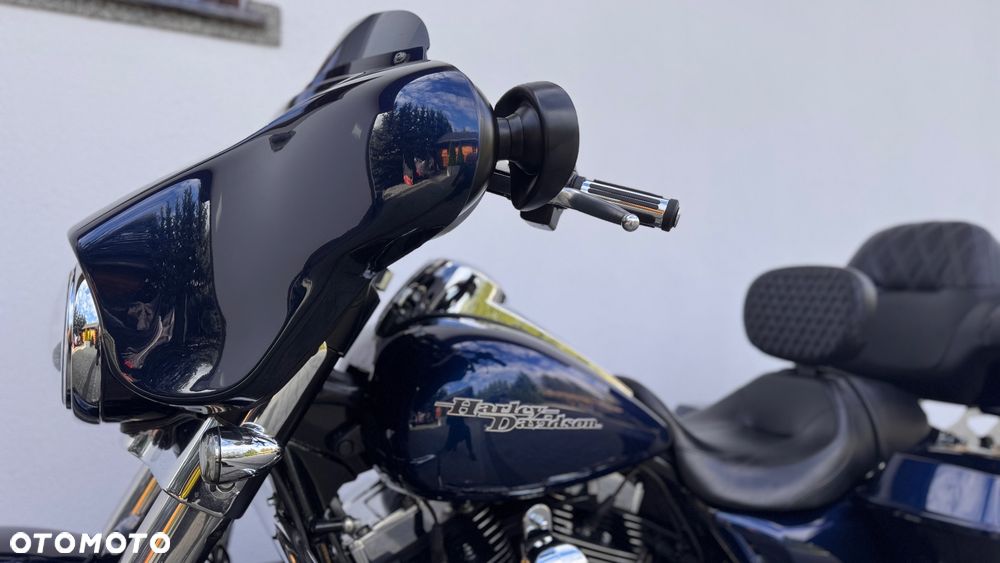 Harley-Davidson Touring Street Glide - 19