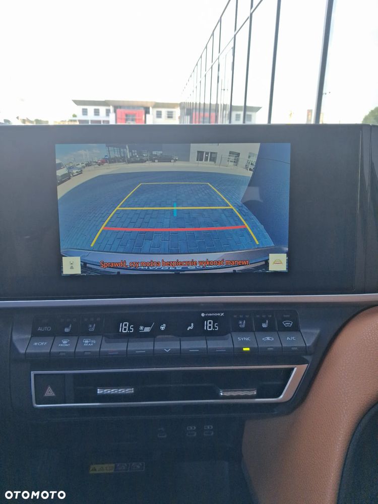 Toyota Camry - 18