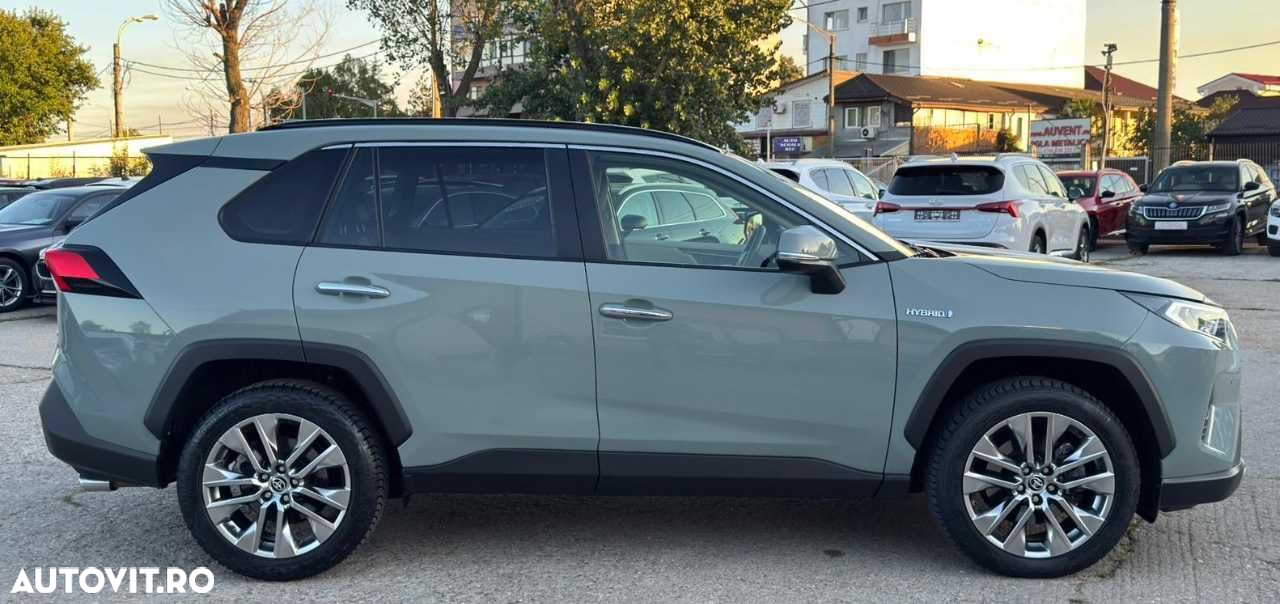Toyota RAV4 - 10