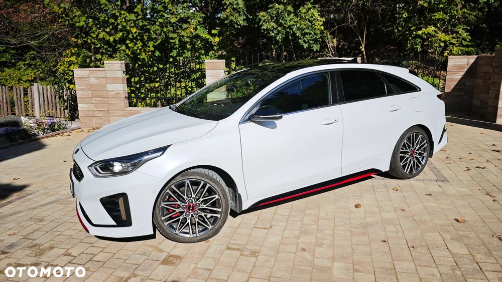 Kia ProCeed 1.6 T-GDI GT DCT - 22