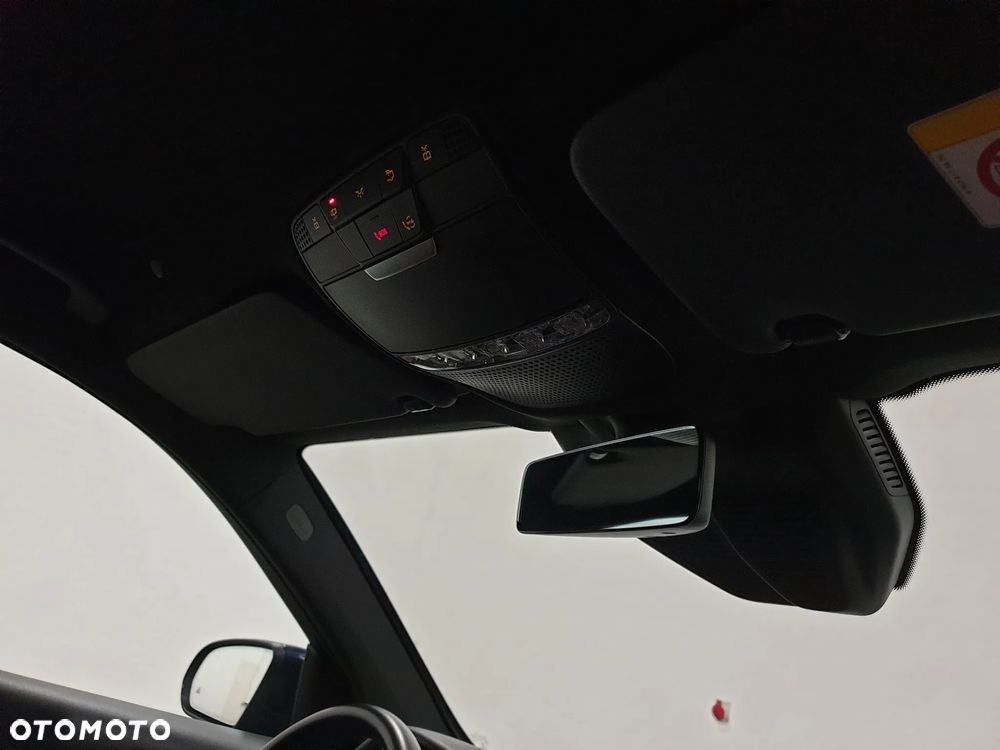 Mercedes-Benz GLC 300 d 4Matic 9G-TRONIC AMG Line Plus - 34