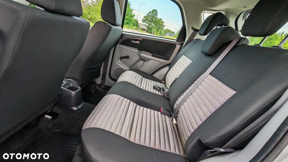 Suzuki SX4 1.6 VVT 4x4 Style - 25