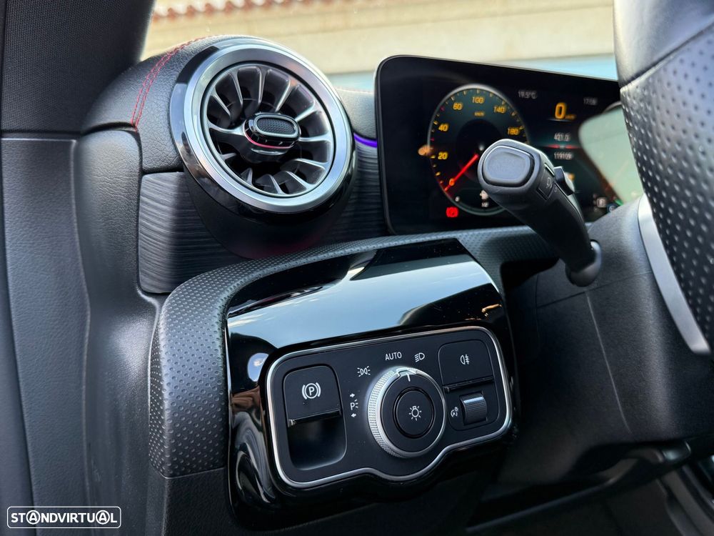 Mercedes-Benz CLA 250 e Shooting Brake AMG Line - 13