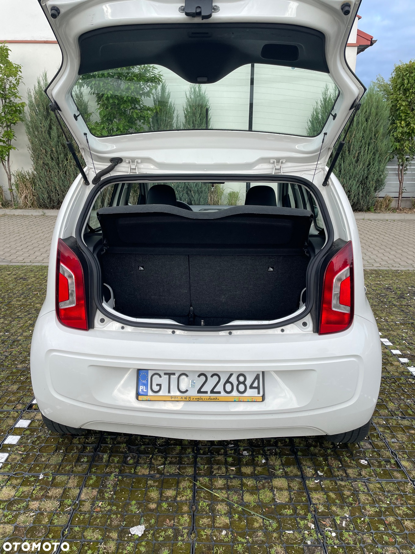 Volkswagen up! 1.0 beats - 5