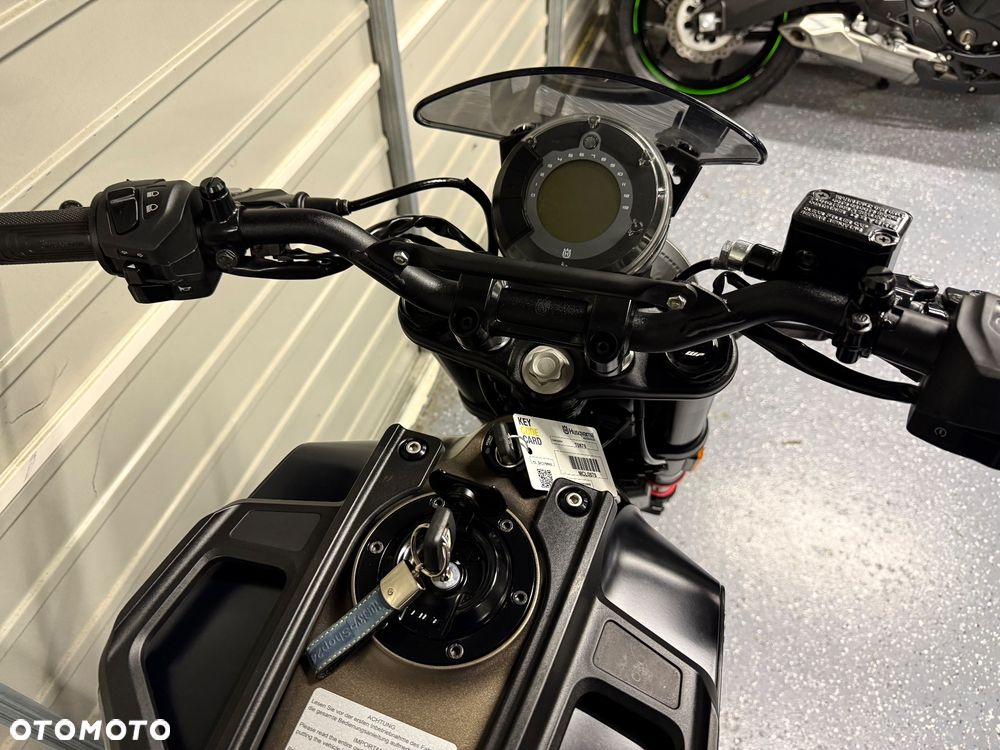 Husqvarna Svartpilen - 9
