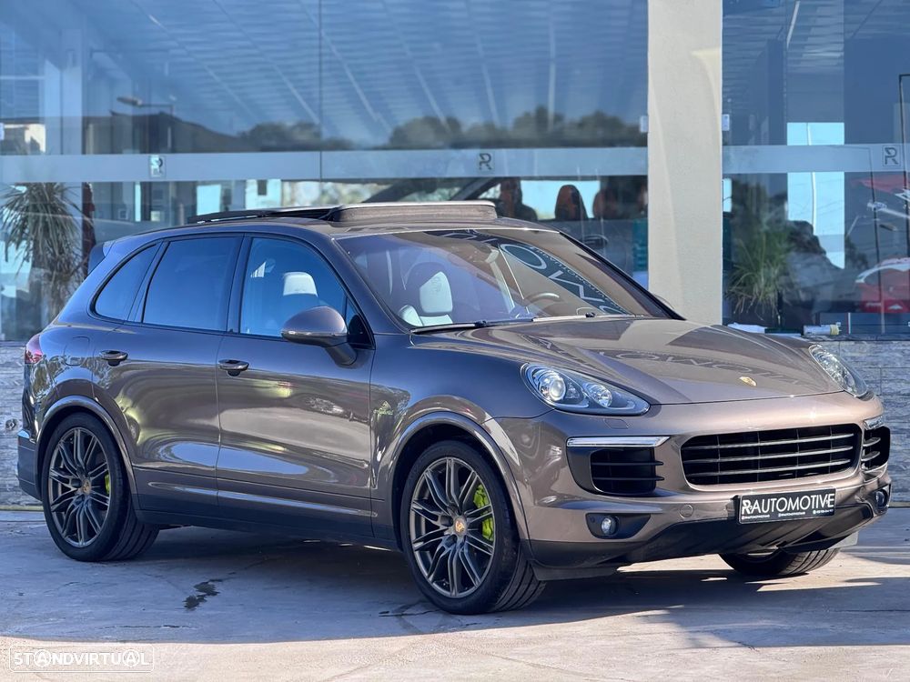 Porsche Cayenne S E-Hybrid - 2