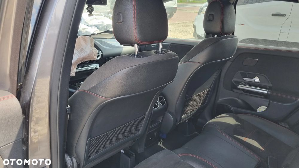 Mercedes-Benz GLA 220 d 4Matic 8G-DCT AMG Line - 28